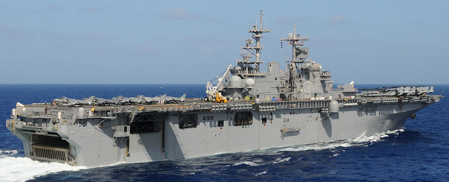 lhd-3 uss kearsarge wasp class amphibious assault ship us navy marines vmm-266 75