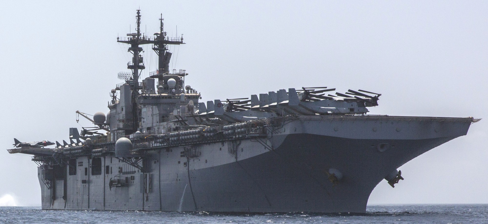 lhd-3 uss kearsarge wasp class amphibious assault ship us navy marines vmm-266 centcom aor 102