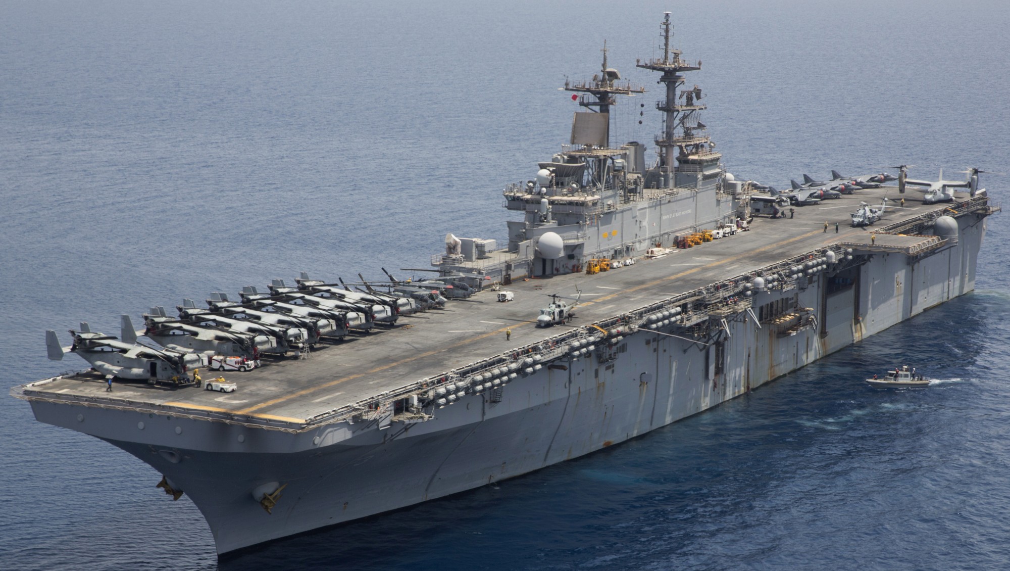 lhd-3 uss kearsarge wasp class amphibious assault ship us navy marines vmm-266 5th fleet aor 113