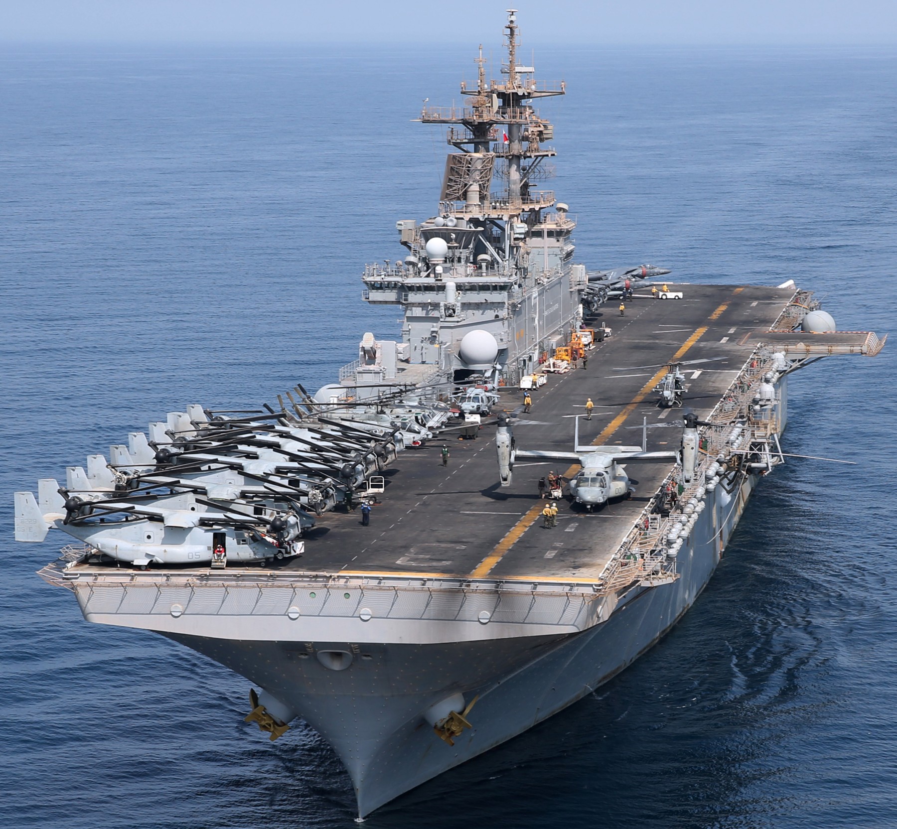 lhd-3 uss kearsarge wasp class amphibious assault ship us navy marines vmm-266 gulf of aden 130