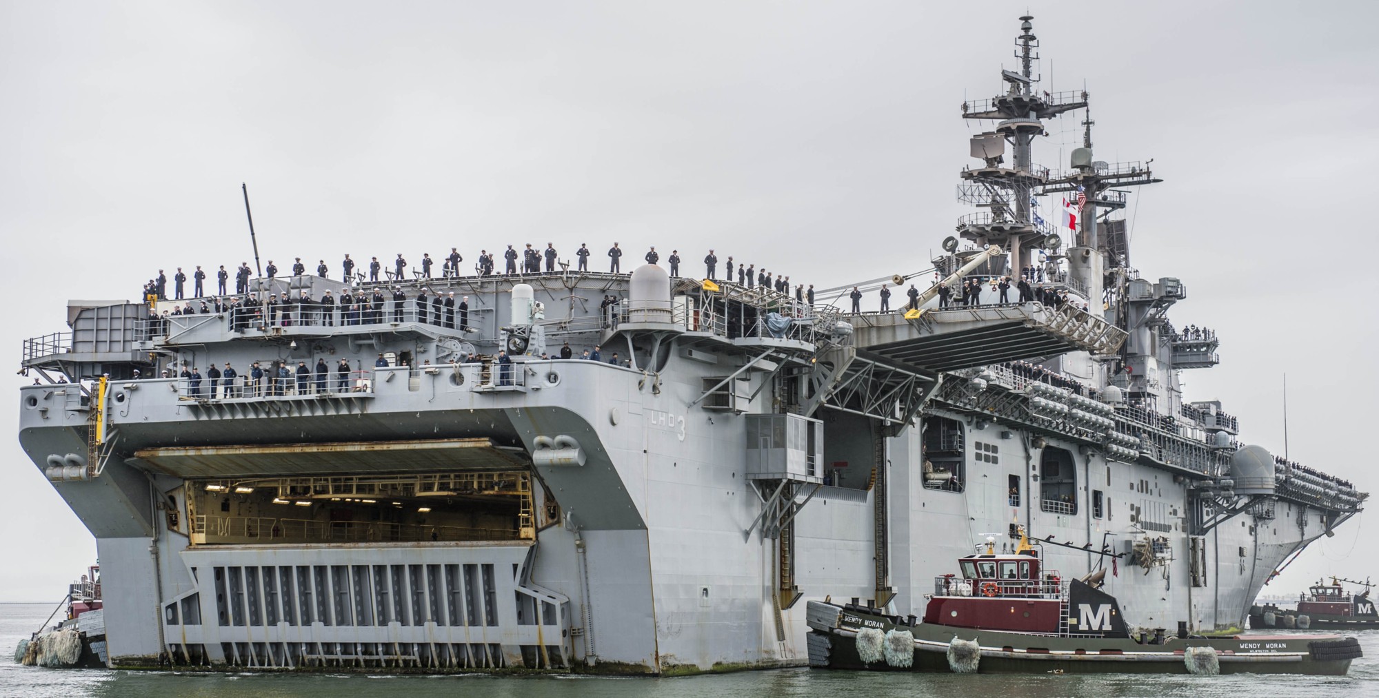 lhd-3 uss kearsarge wasp class amphibious assault ship landing dock us navy returning naval station norfolk virginia 136