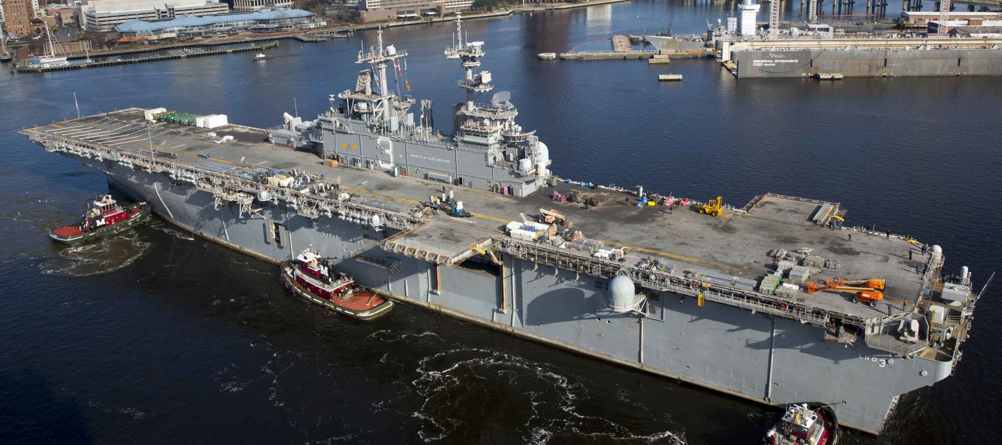 lhd-3 uss kearsarge wasp class amphibious assault ship landing dock us navy 137