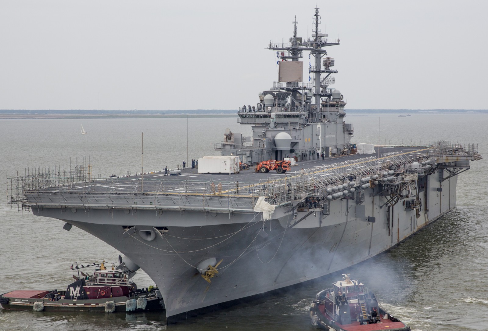 lhd-3 uss kearsarge wasp class amphibious assault ship landing dock us navy bae systems norfolk ship repair 140