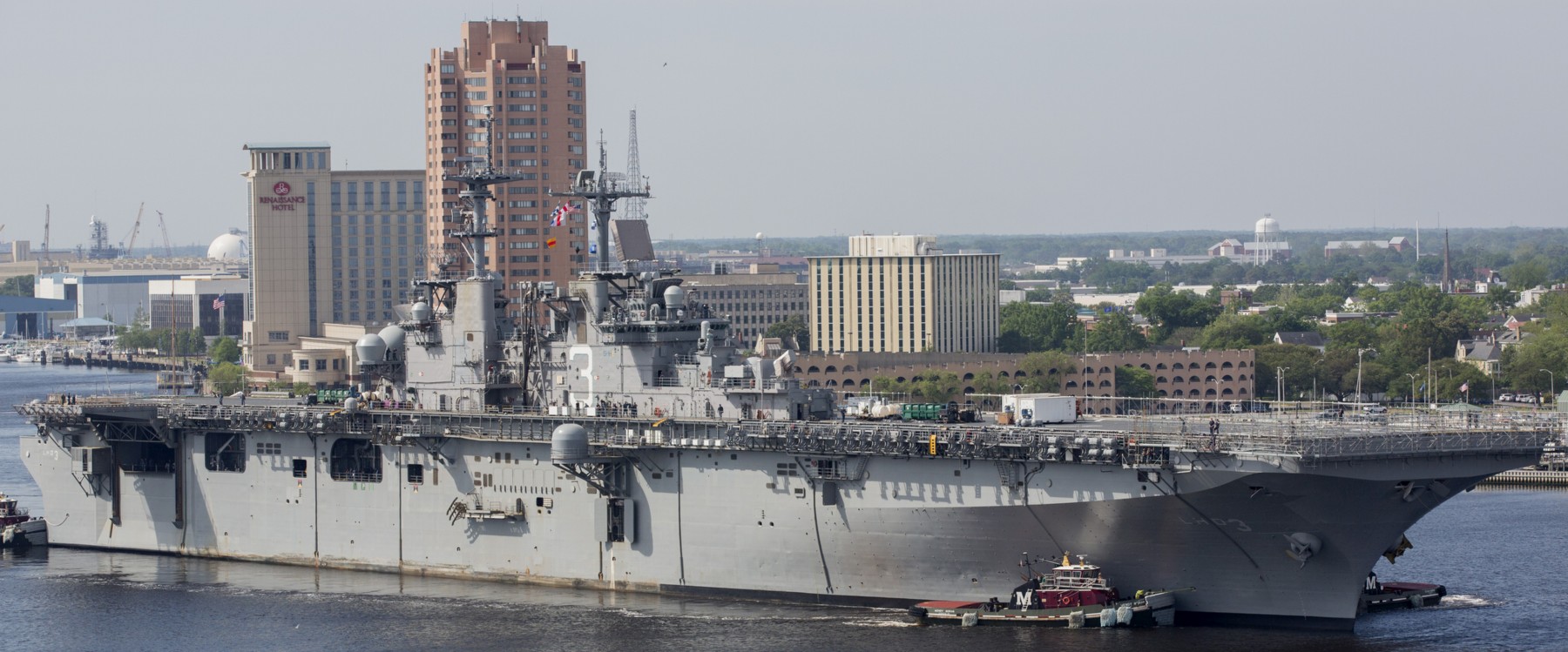 lhd-3 uss kearsarge wasp class amphibious assault ship landing dock us navy pma bae systems norfolk 141