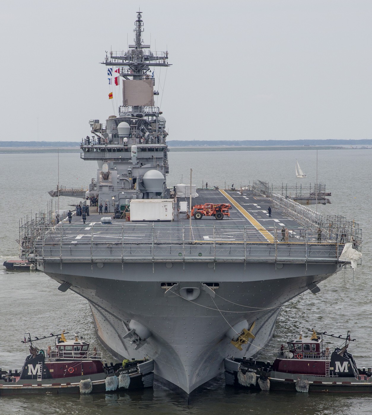 lhd-3 uss kearsarge wasp class amphibious assault ship landing dock us navy pma bae systems norfolk 143