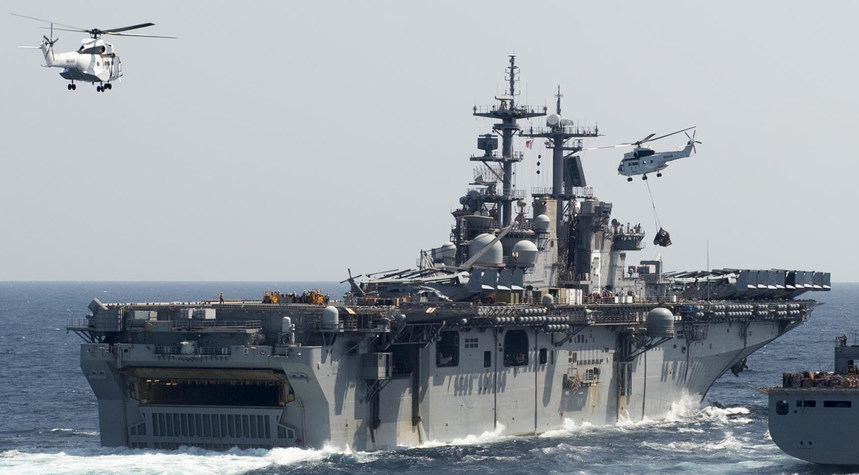 lhd-3 uss kearsarge wasp class amphibious assault ship us navy marines vmm-162 vertrep red sea 161