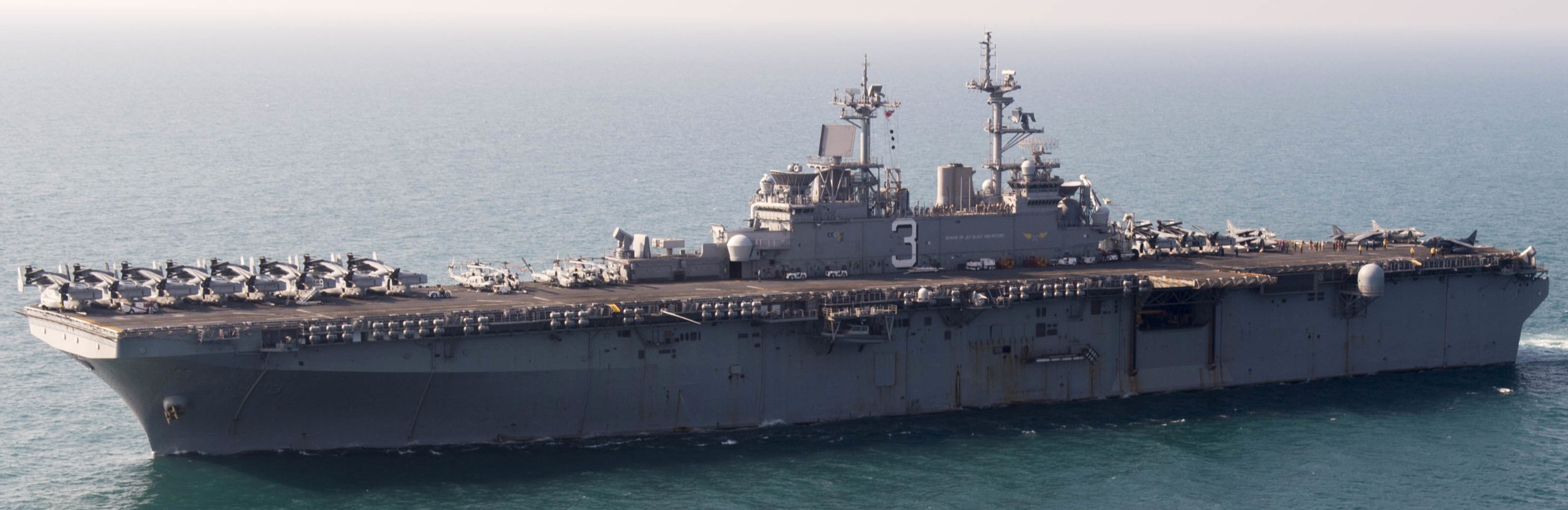 lhd-3 uss kearsarge wasp class amphibious assault ship us navy marines vmm-162 arabian gulf 162