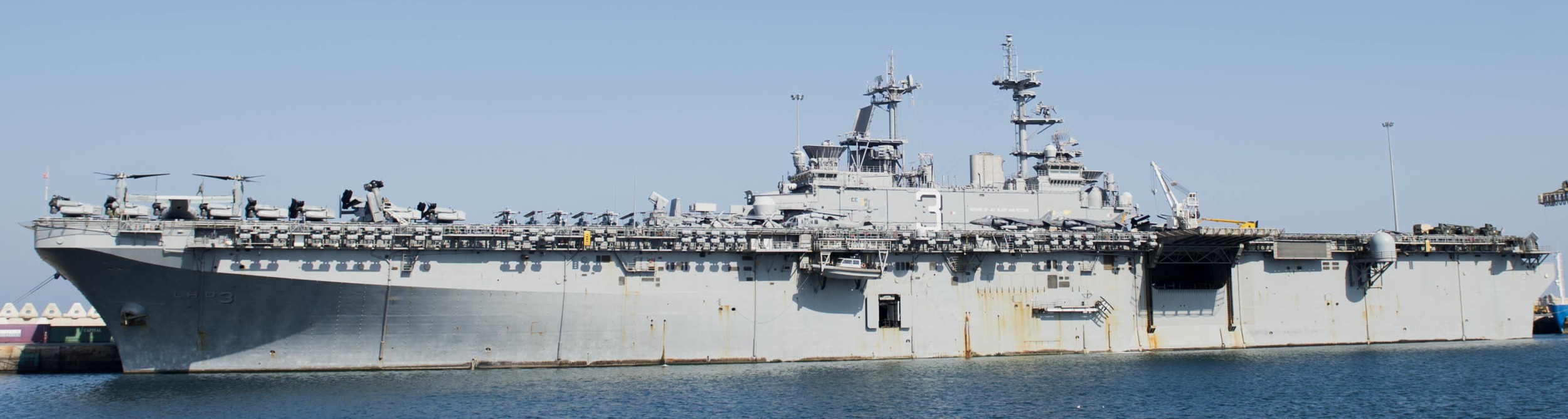 lhd-3 uss kearsarge wasp class amphibious assault ship us navy marines vmm-162 muscat oman 163