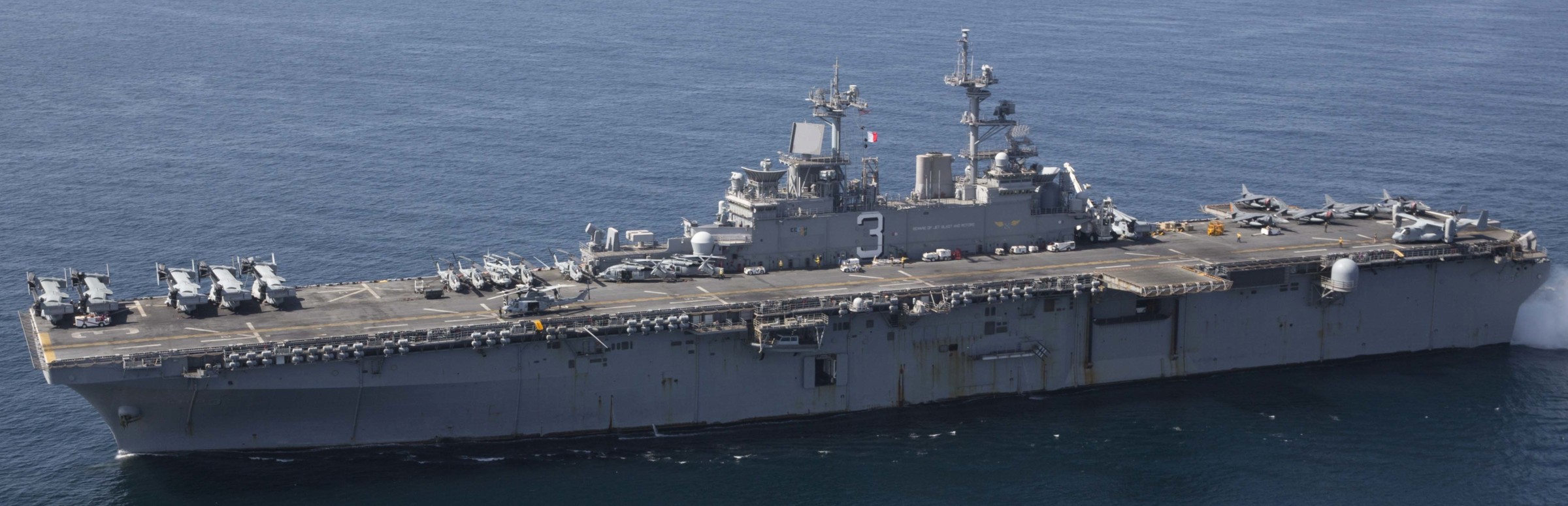lhd-3 uss kearsarge wasp class amphibious assault ship us navy marines vmm-162 gulf of oman 164