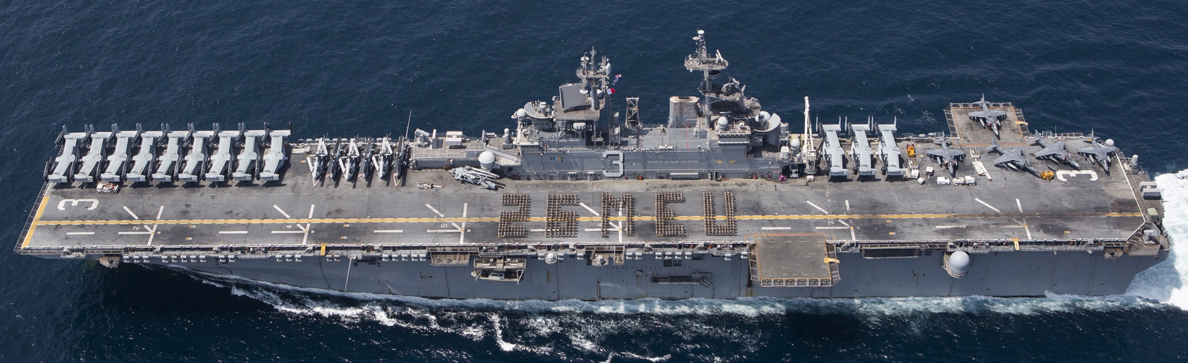 lhd-3 uss kearsarge wasp class amphibious assault ship us navy marines vmm-162 26th meu 165