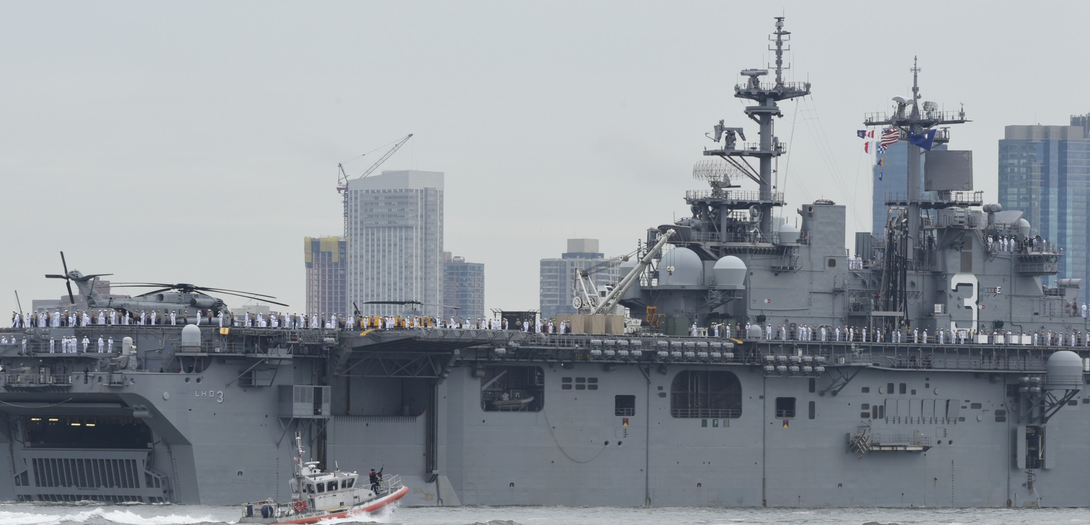 lhd-3 uss kearsarge wasp class amphibious assault ship landing dock us navy 169