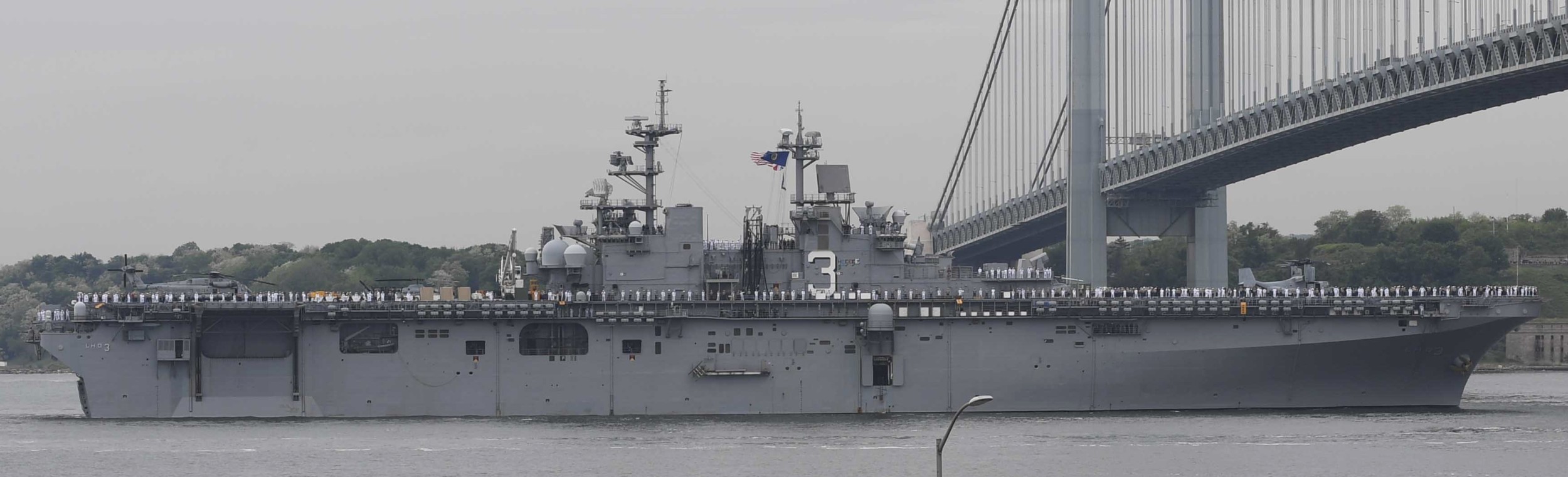 lhd-3 uss kearsarge wasp class amphibious assault ship landing dock us navy 170