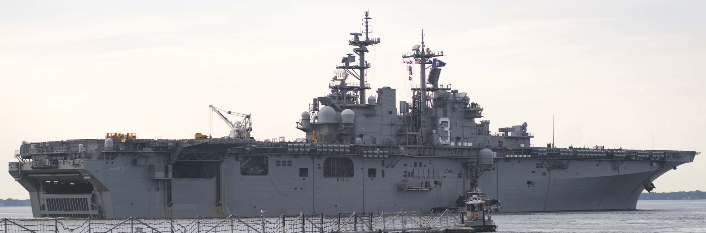 lhd-3 uss kearsarge wasp class amphibious assault ship landing dock us navy naval station norfolk virginia 175