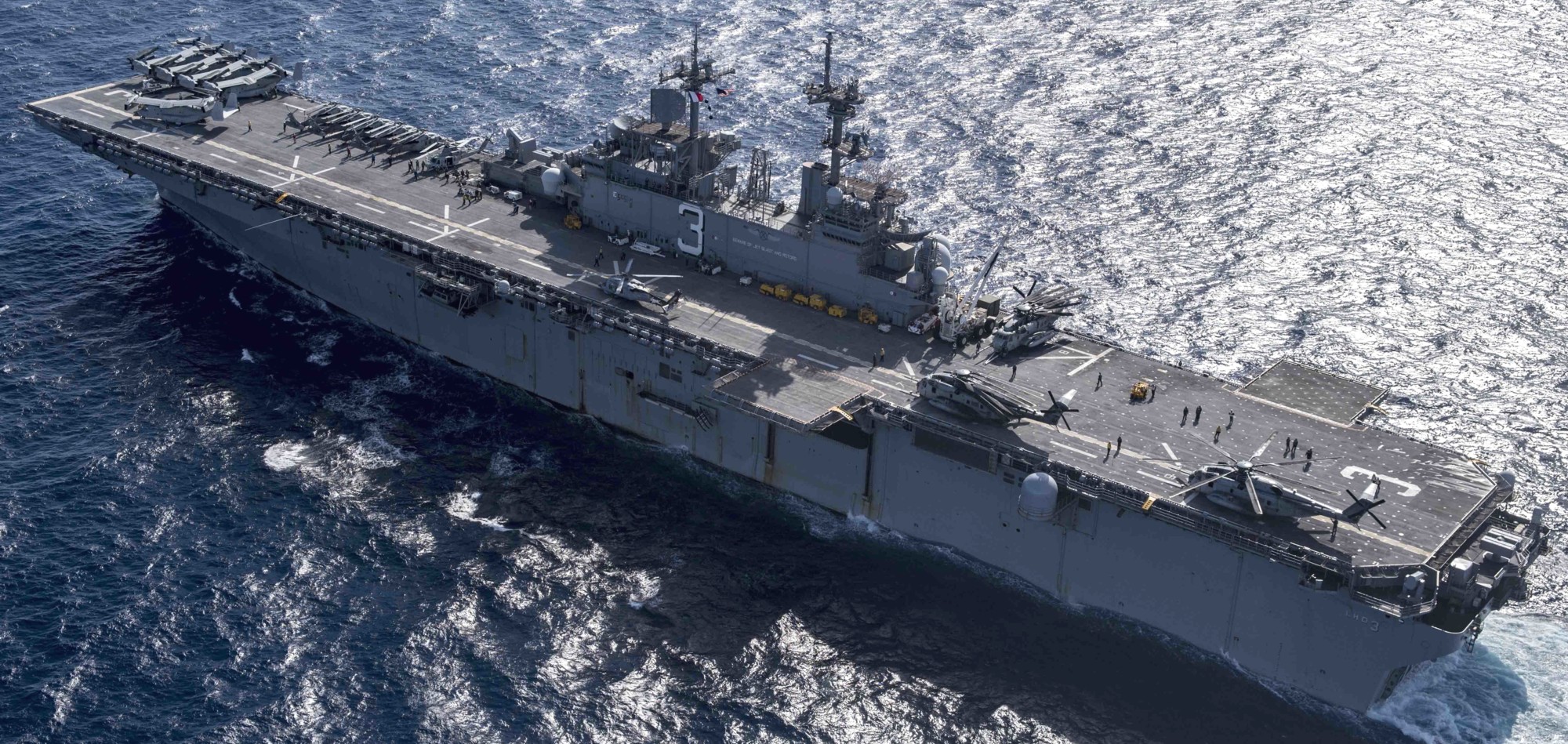 lhd-3 uss kearsarge wasp class amphibious assault ship landing dock us navy marines disaster response hurricane caribbean 178