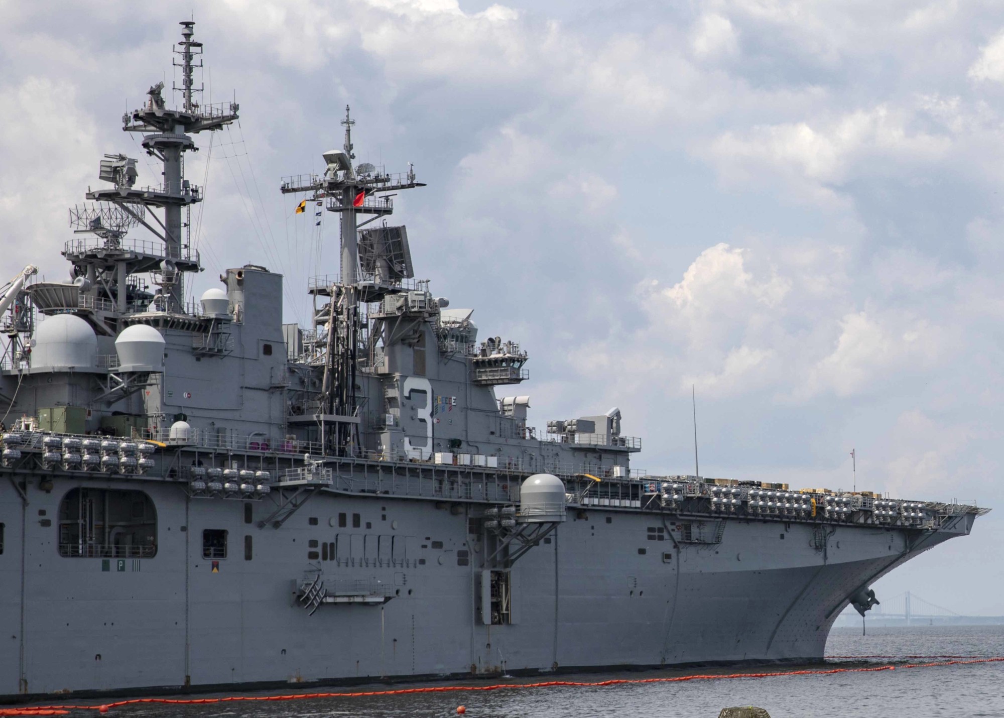 lhd-3 uss kearsarge wasp class amphibious assault ship landing dock us navy nws earle new jersey 184 