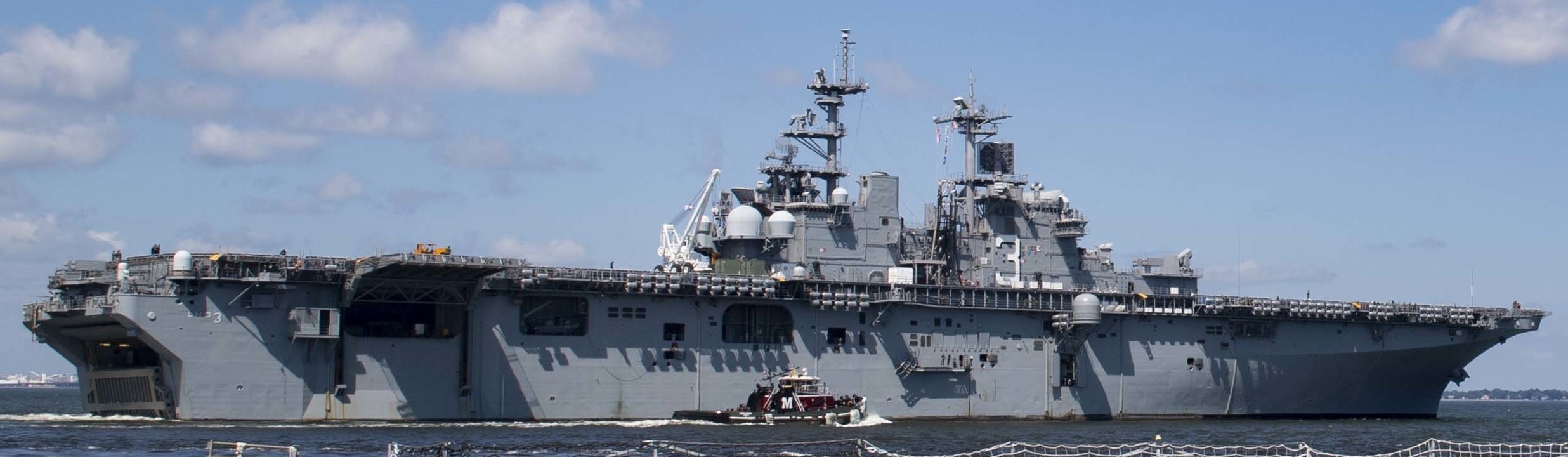lhd-3 uss kearsarge wasp class amphibious assault ship landing dock us navy marines departing norfolk 186