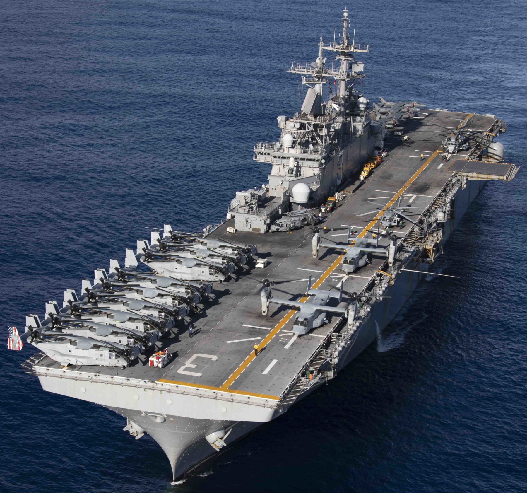 lhd-3 uss kearsarge wasp class amphibious assault ship us navy marines vmm-264 195
