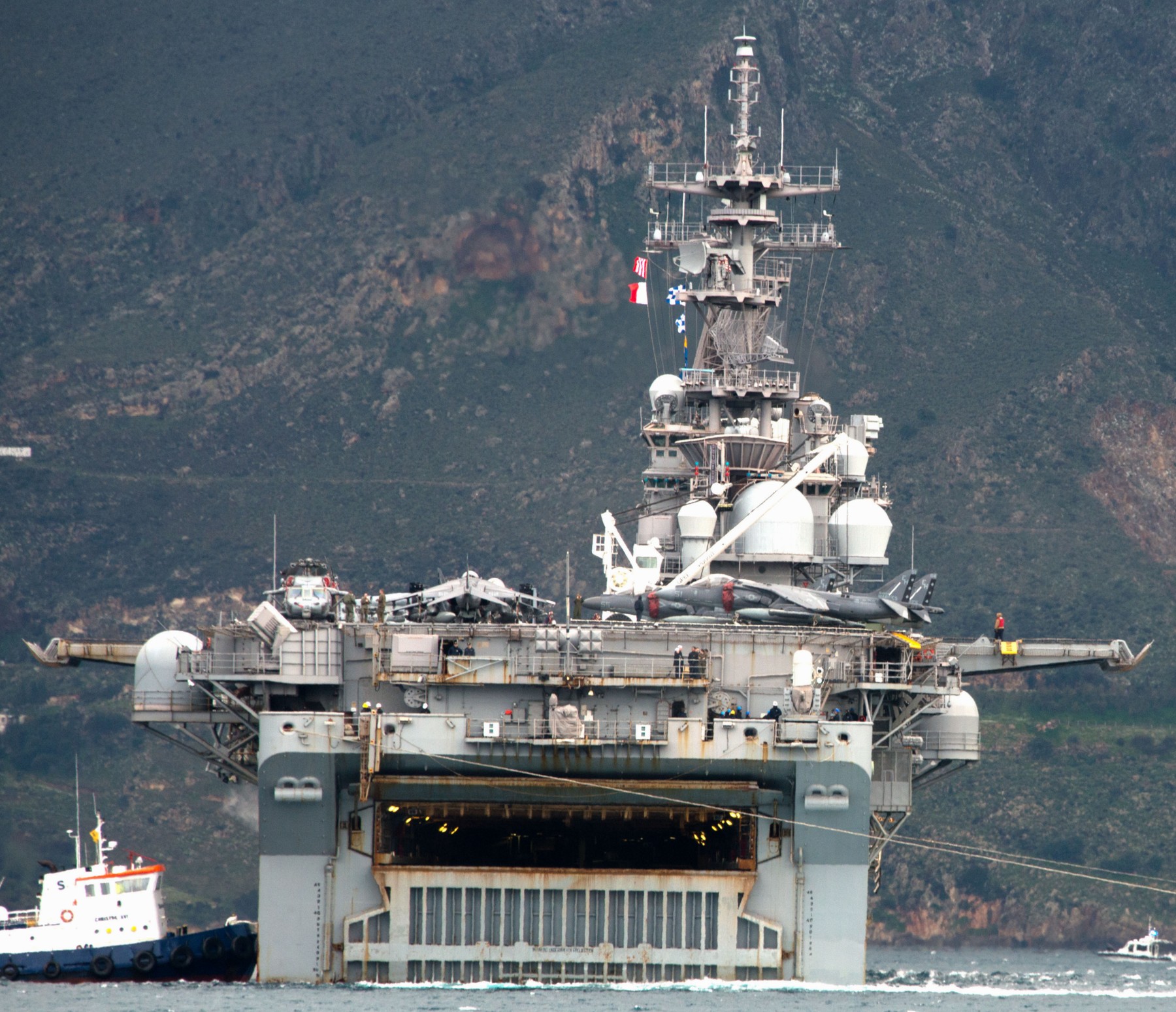 lhd-3 uss kearsarge wasp class amphibious assault ship us navy marines vmm-264 souda bay greece