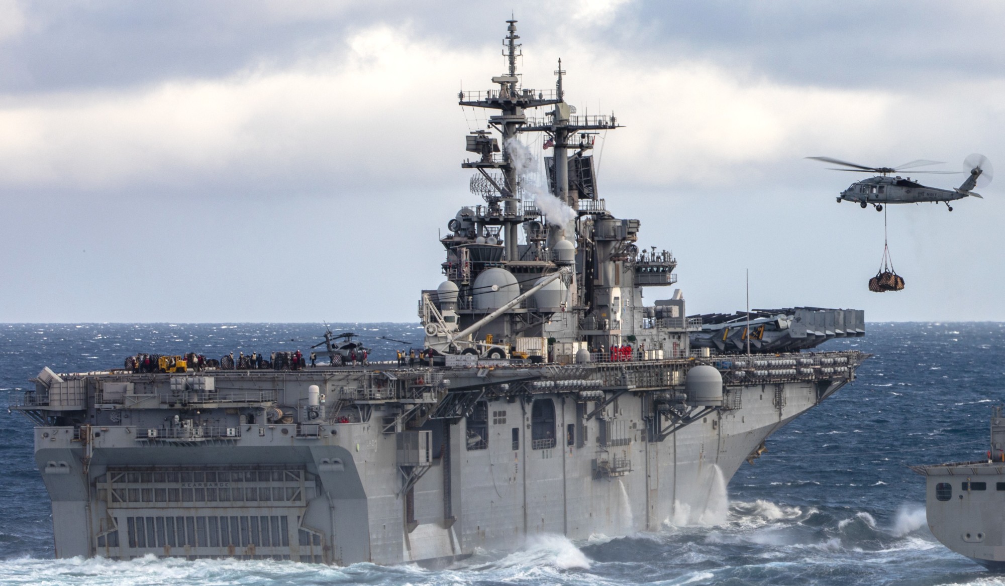 lhd-3 uss kearsarge wasp class amphibious assault ship us navy marines vmm-263 atlantic ocean 232