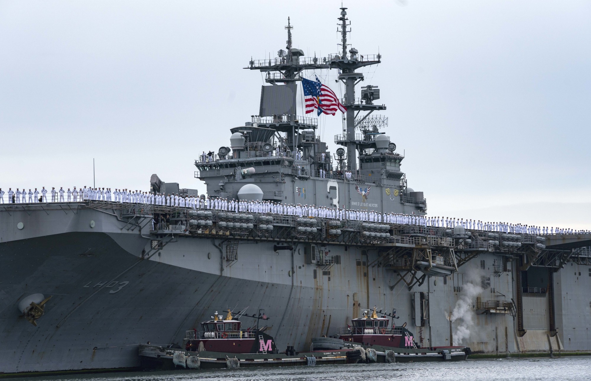 lhd-3 uss kearsarge wasp class amphibious assault ship landing dock us navy marines returning naval station norfolk 250