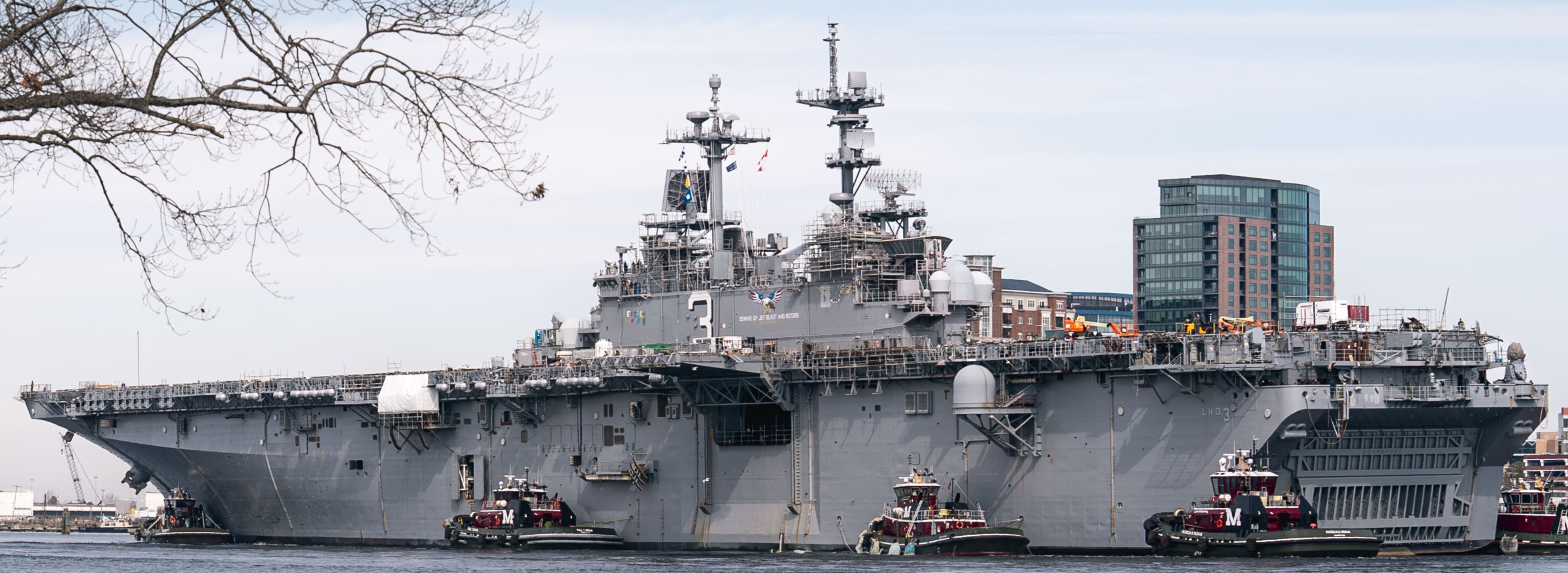 uss kearsarge lhd-3 amphibious assault ship transfer bae systems norfolk naval station 2025 255