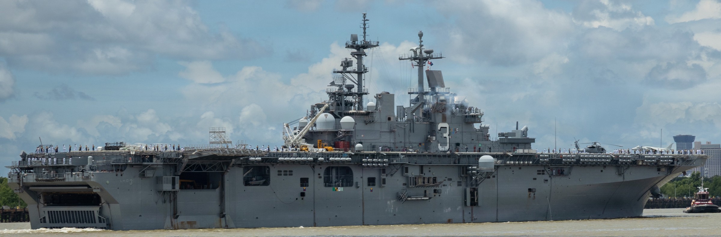 uss kearsarge lhd-3 amphibious assault ship arriving sail 250 new orleans fleet week 2026 262