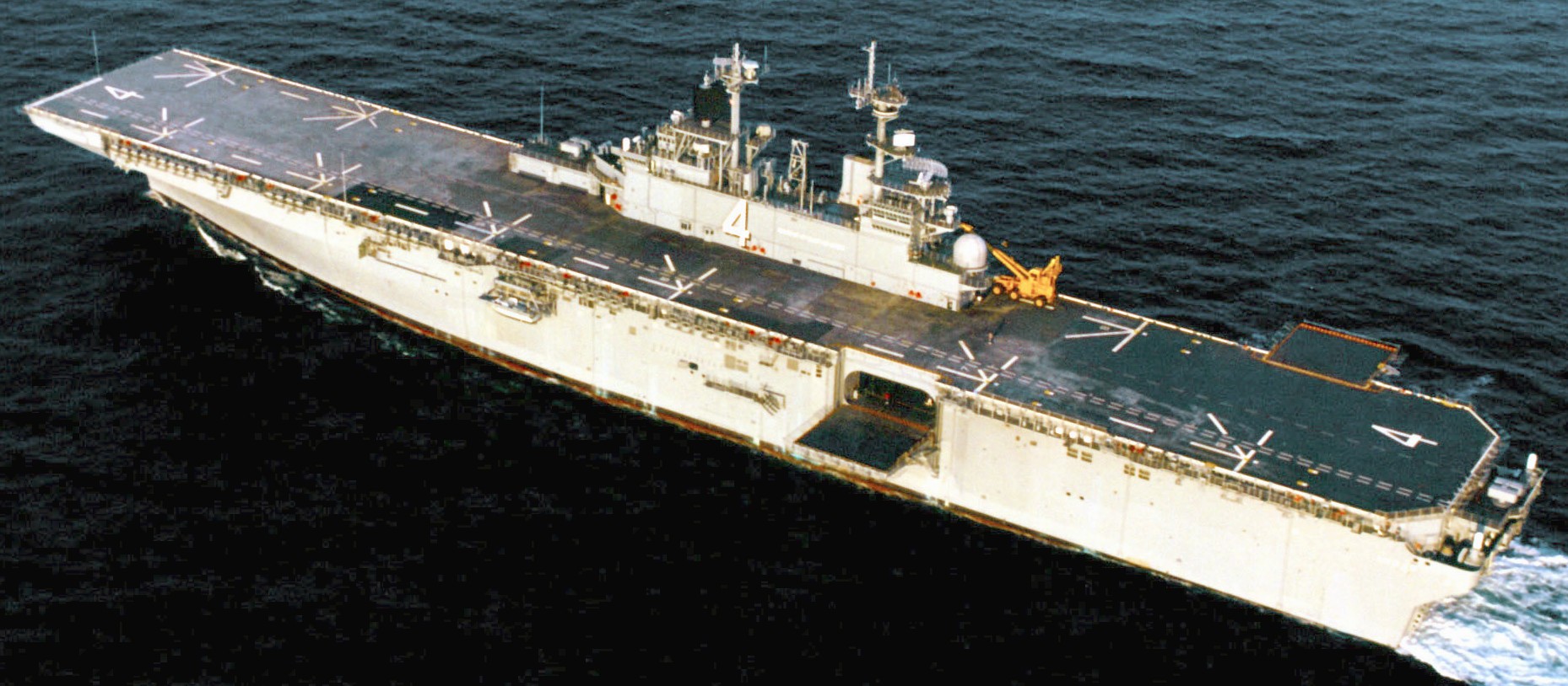 lhd-4 uss boxer wasp class amphibious assault ship dock landing us navy 12