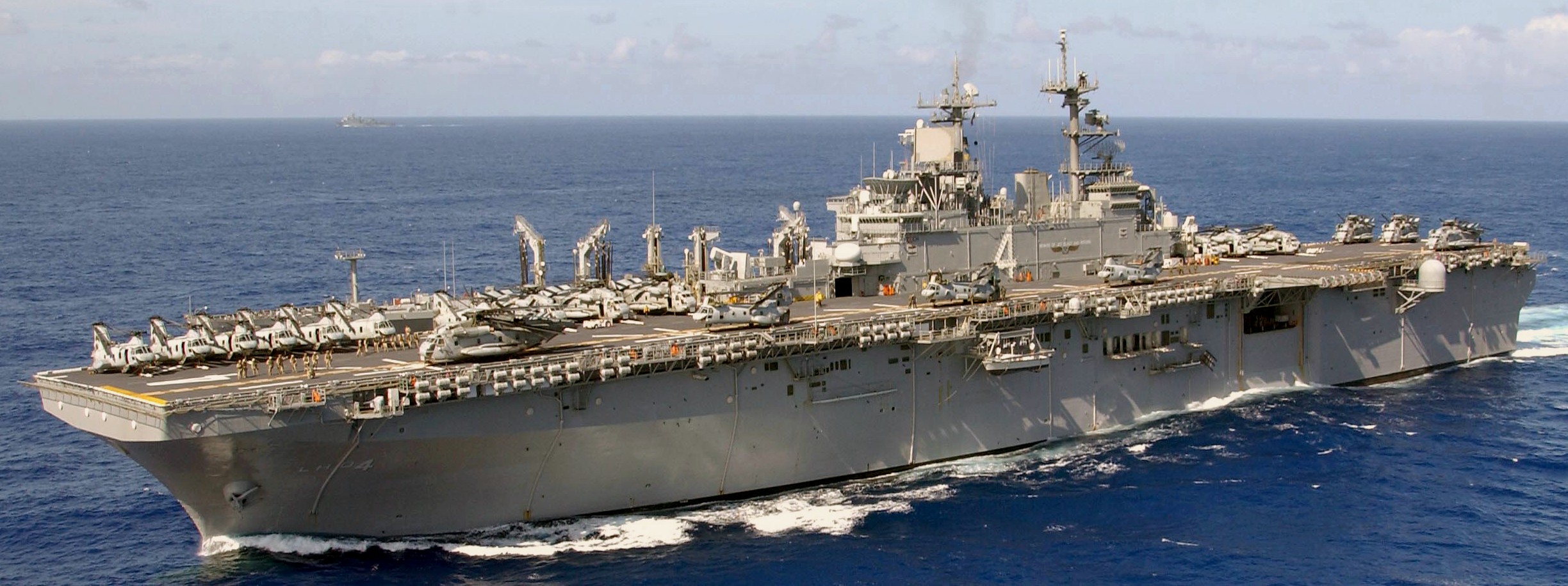 lhd-4 uss boxer wasp class amphibious assault ship dock landing us navy atf-w enduring freedom 14