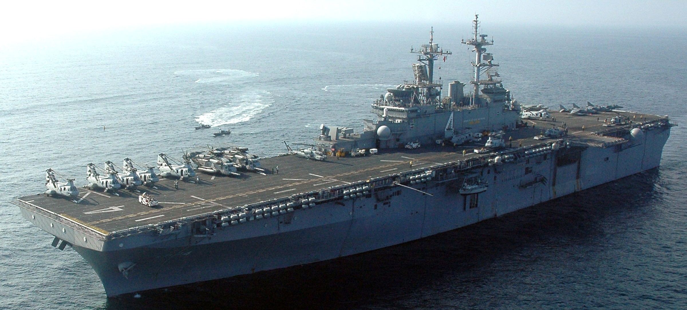 lhd-4 uss boxer wasp class amphibious assault ship dock landing us navy marines hmm-165 comptuex 26