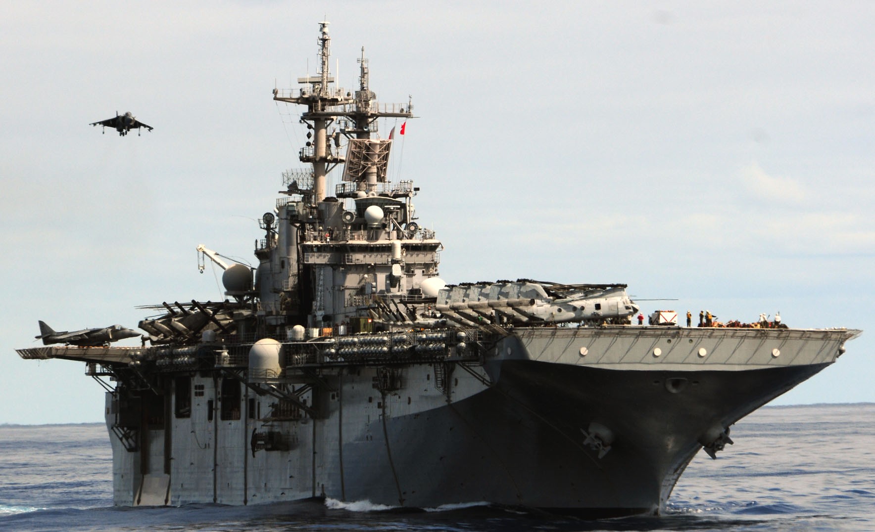 lhd-4 uss boxer wasp class amphibious assault ship dock landing us navy marines hmm-163 pacific ocean 49