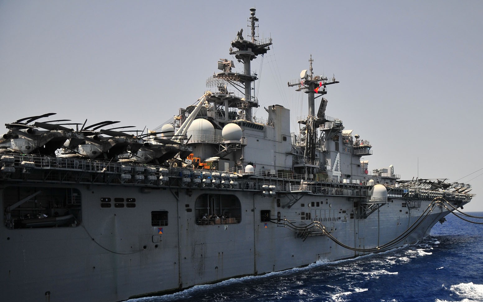 lhd-4 uss boxer wasp class amphibious assault ship dock landing us navy marines hmm-163 gulf of aden 59