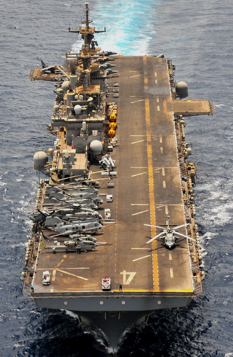 lhd-4 uss boxer wasp class amphibious assault ship dock landing us navy marines hmm-163 60