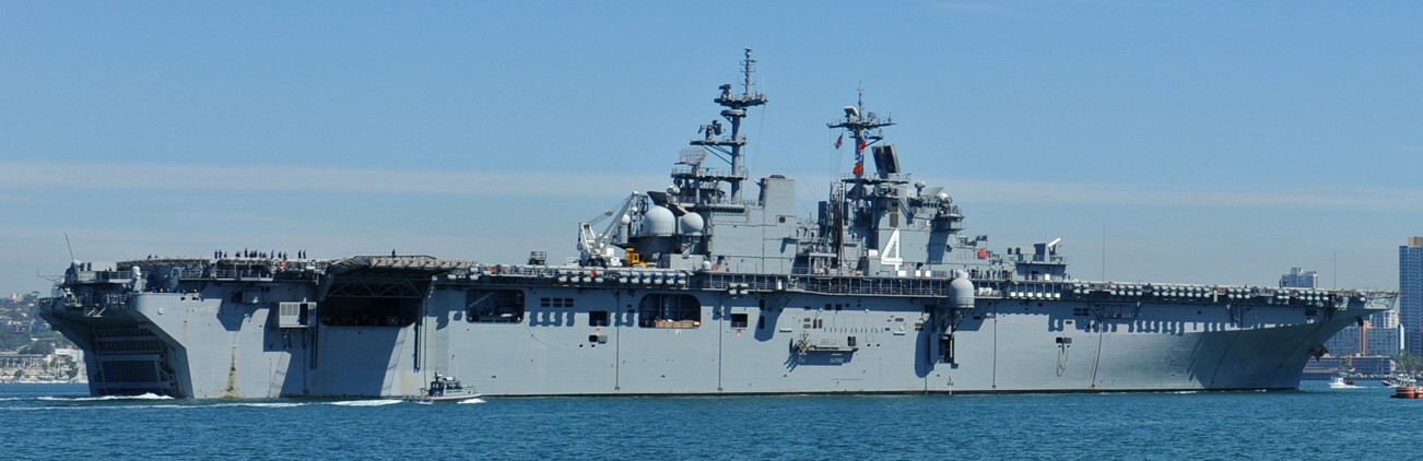 lhd-4 uss boxer wasp class amphibious assault ship dock landing us navy 71
