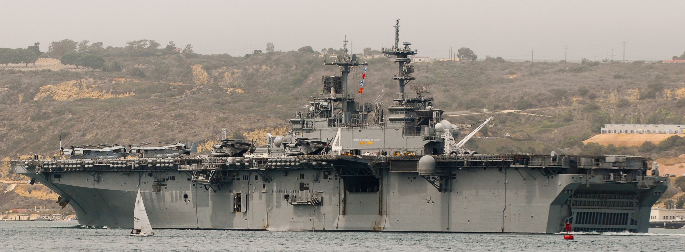 lhd-4 uss boxer wasp class amphibious assault ship dock landing us navy marines vmm-166 certex 81