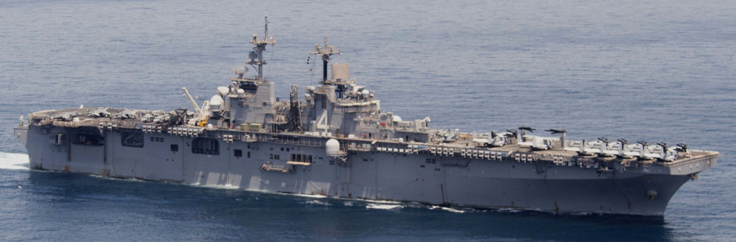 lhd-4 uss boxer wasp class amphibious assault ship dock landing us navy marines vmm-166 114