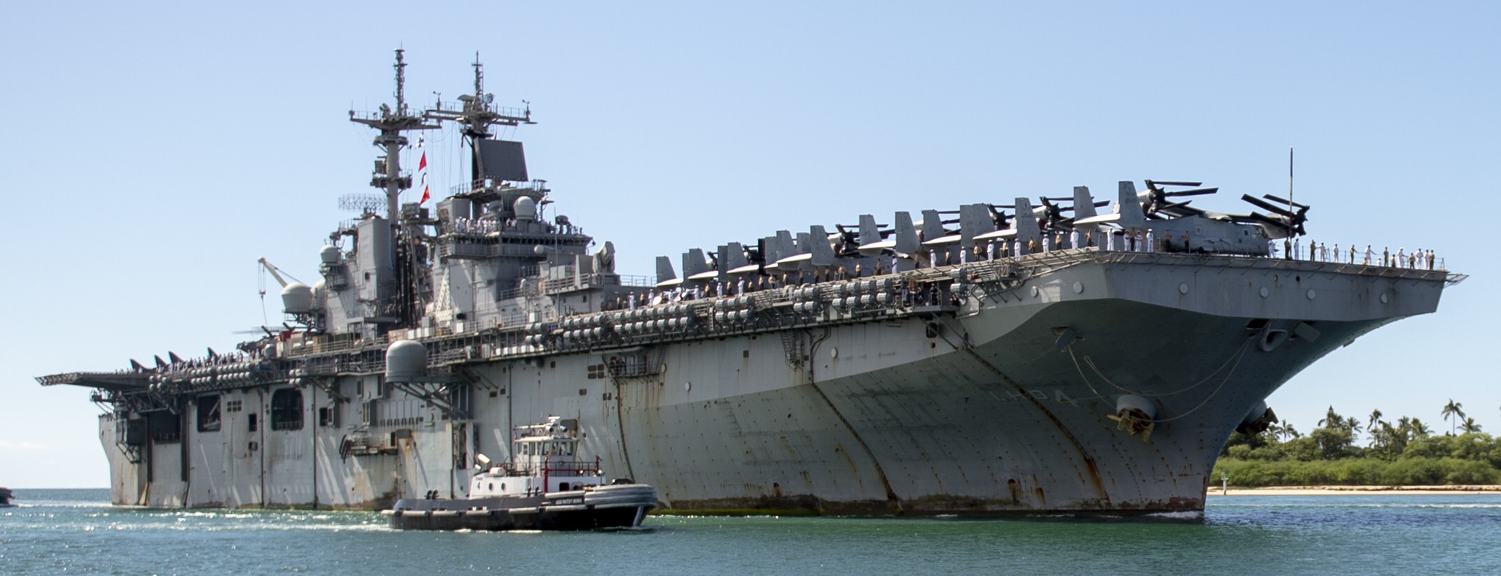 lhd-4 uss boxer wasp class amphibious assault ship landing helicopter dock us navy joint base pearl harbor hickam hawaii 152