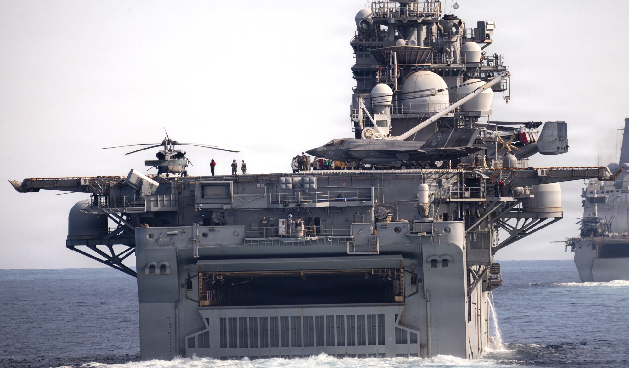 lhd-4 uss boxer wasp class amphibious assault ship landing helicopter dock vmm-163 pacific ocean 2026 186