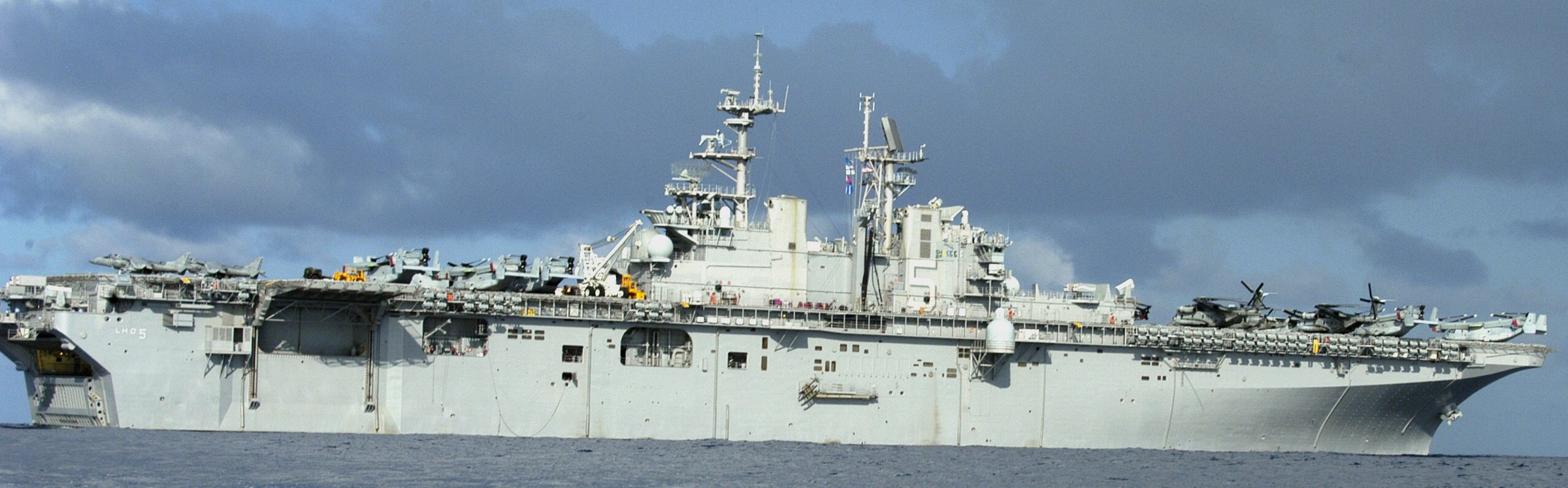 lhd-5 uss bataan wasp class amphibious assault ship dock landing helicopter us navy 22