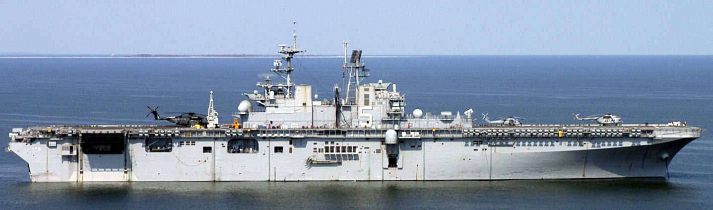 lhd-5 uss bataan wasp class amphibious assault ship dock landing helicopter us navy hurricane kathrina 28