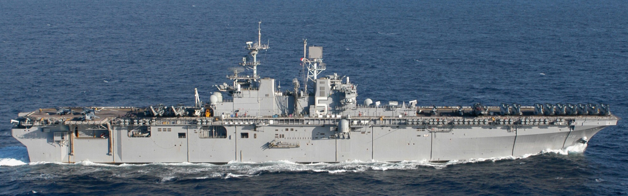 lhd-5 uss bataan wasp class amphibious assault ship dock landing helicopter us navy hmm-264 marines 36