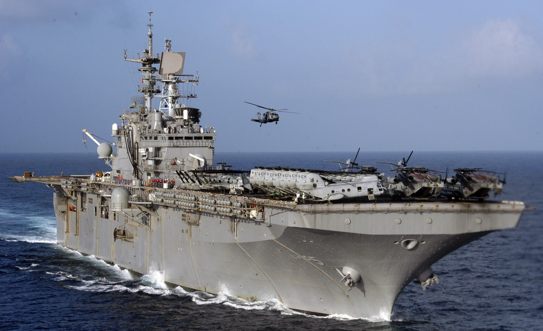 lhd-5 uss bataan wasp class amphibious assault ship dock landing helicopter us navy hmm-264 marines 5th fleet aor 39