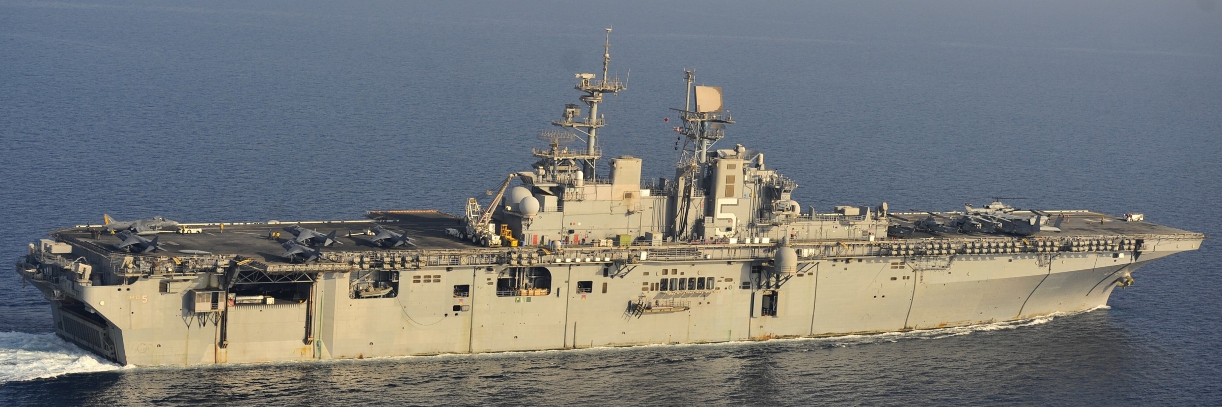 lhd-5 uss bataan wasp class amphibious assault ship dock landing helicopter us navy vmm-263 marines arabian gulf 2014