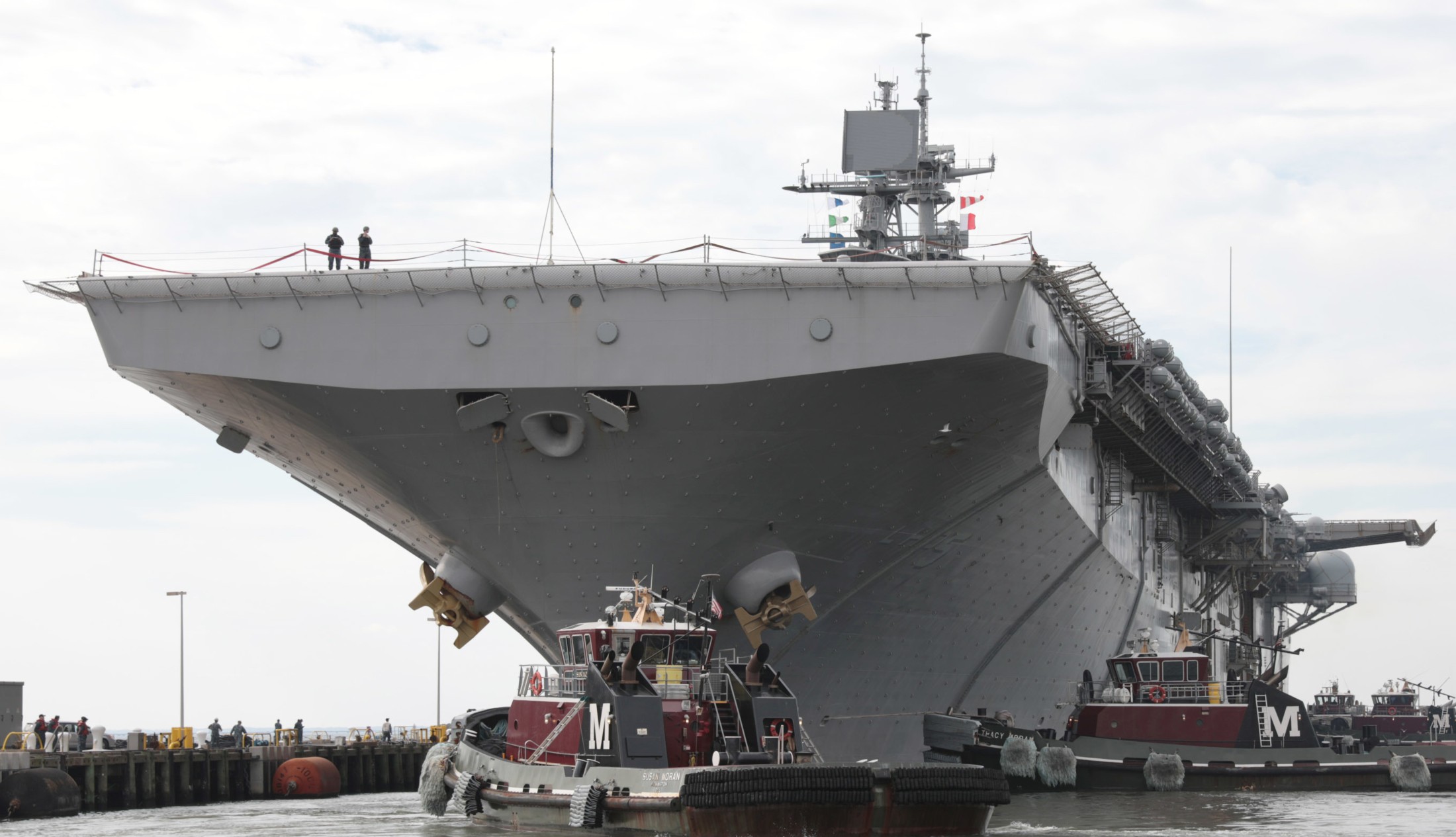 lhd-5 uss bataan wasp class amphibious assault ship dock landing helicopter us navy naval station norfolk 142