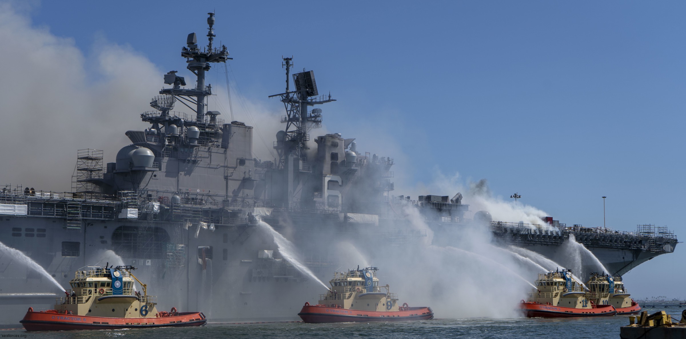 uss bonhomme richard lhd-6 fire naval base san diego amphibious assault landing ship helicopter dock 04 maintenance