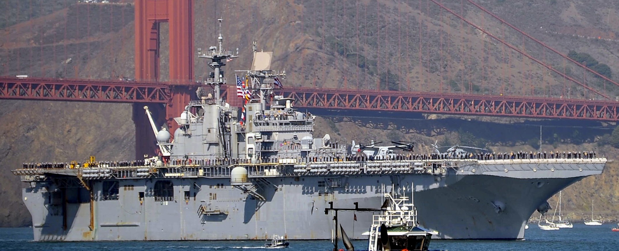 lhd-6 uss bonhomme richard amphibious assault ship landing helicopter dock wasp class us navy 10