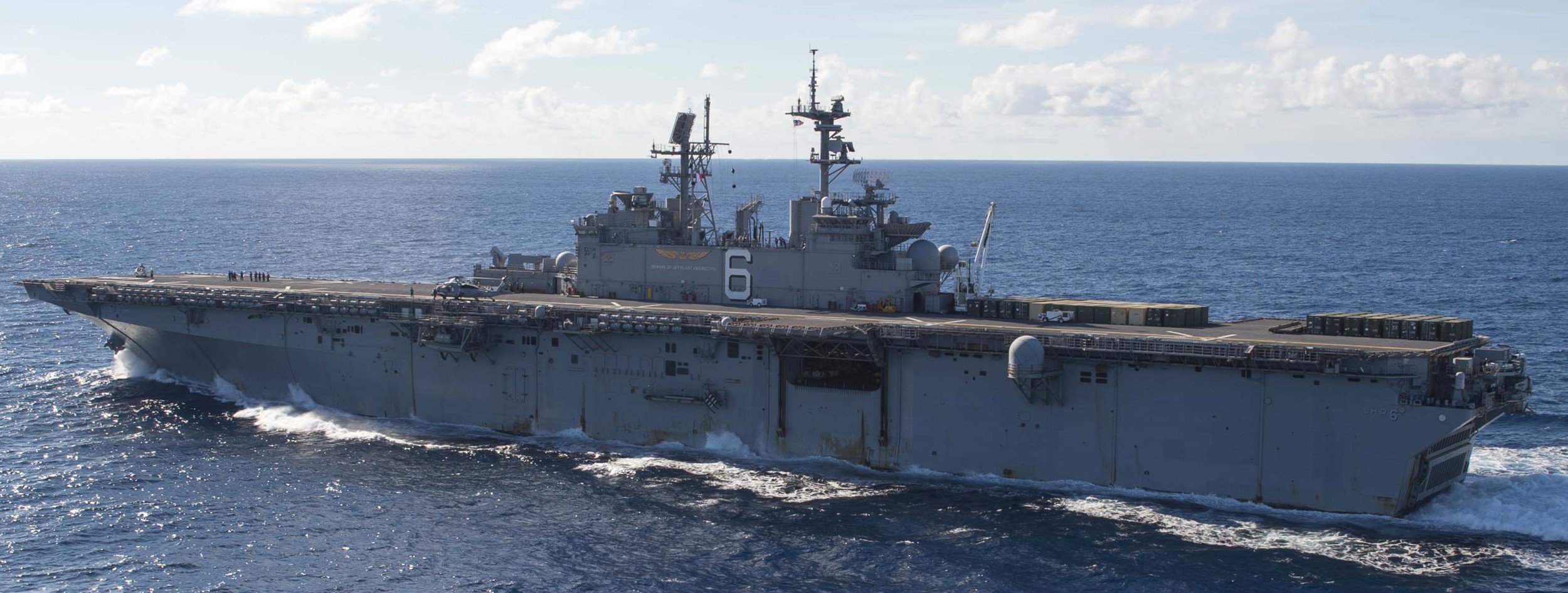 lhd-6 uss bonhomme richard amphibious assault ship landing helicopter dock wasp class 20