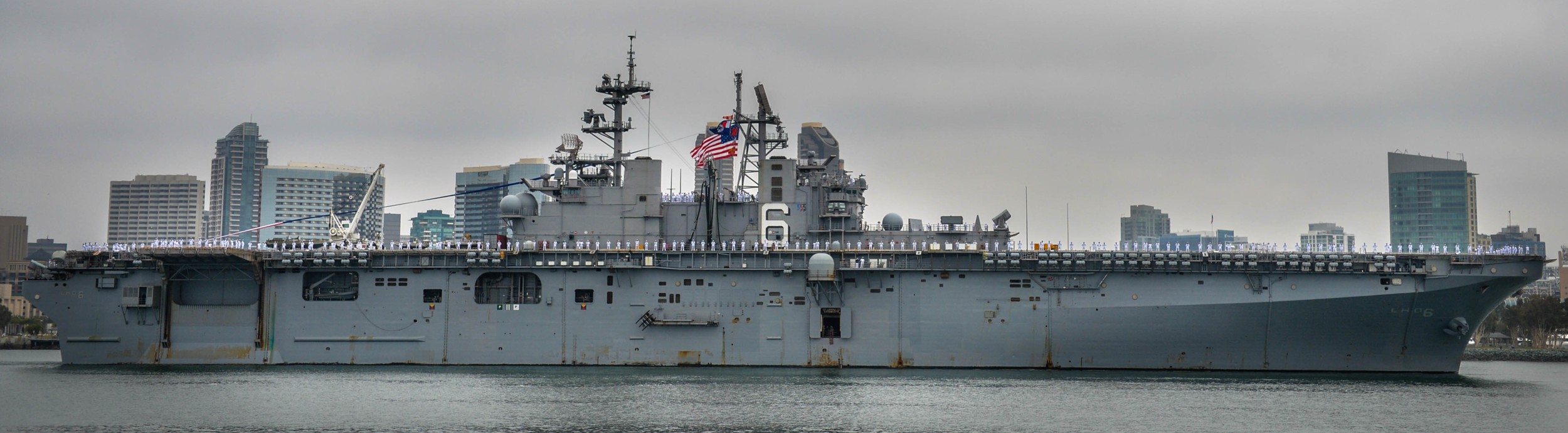 lhd-6 uss bonhomme richard amphibious assault ship landing helicopter dock wasp class 24 arriving san diego