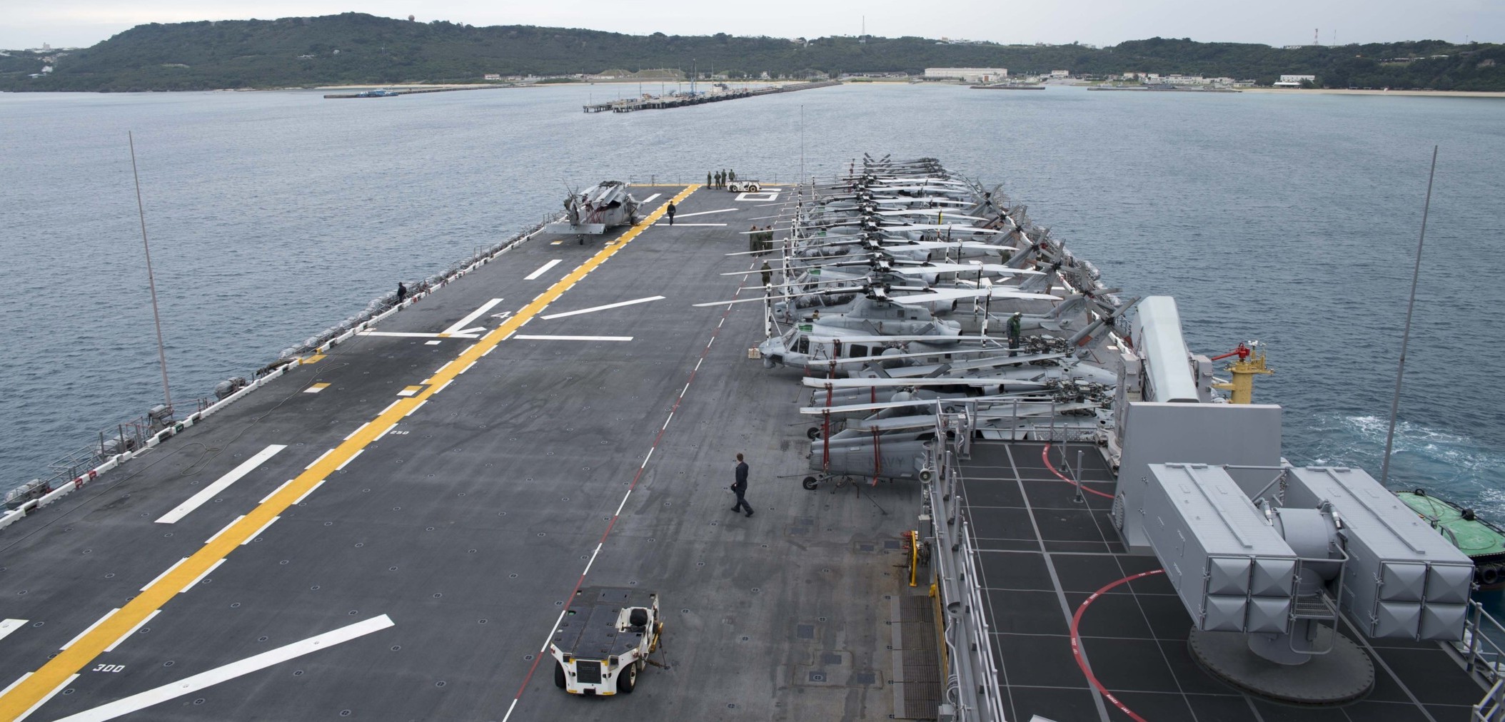 lhd-6 uss bonhomme richard amphibious assault ship landing helicopter dock wasp class us navy white beach okinawa 58