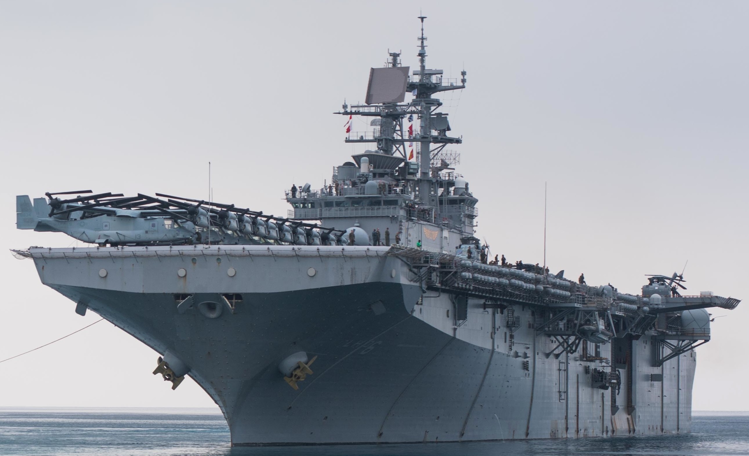 lhd-6 uss bonhomme richard amphibious assault ship landing helicopter dock wasp class us navy departing white beach okinawa 87