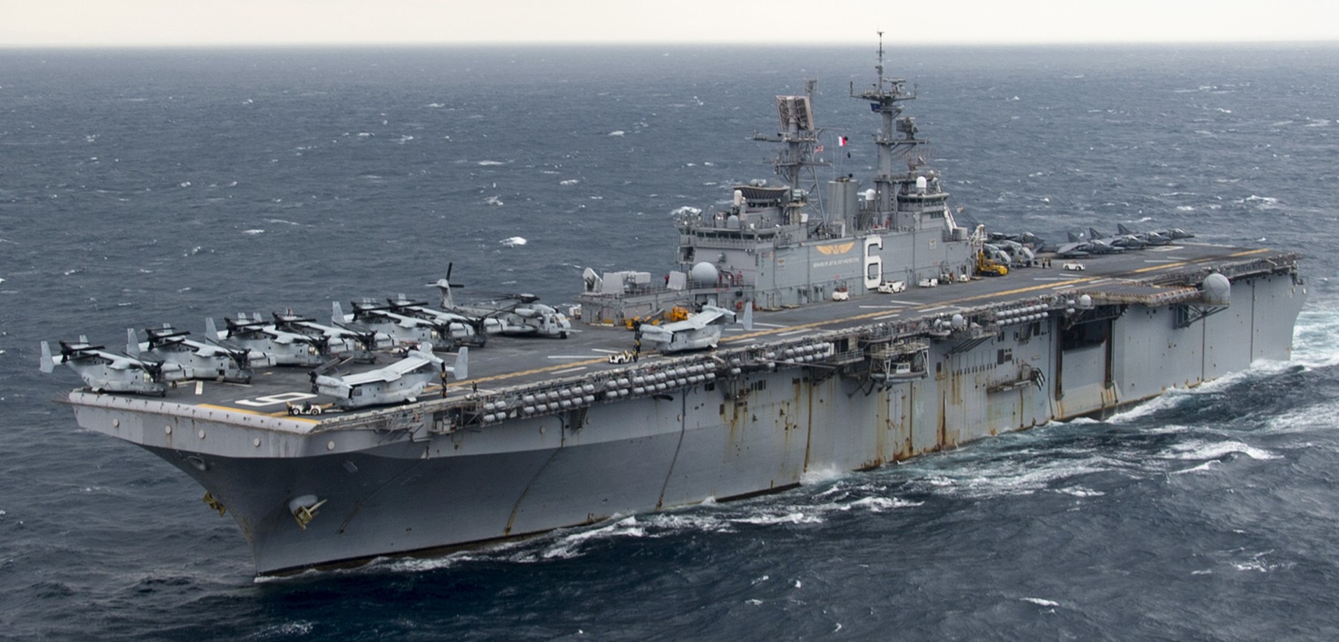 lhd-6 uss bonhomme richard amphibious assault ship landing helicopter dock wasp class 91